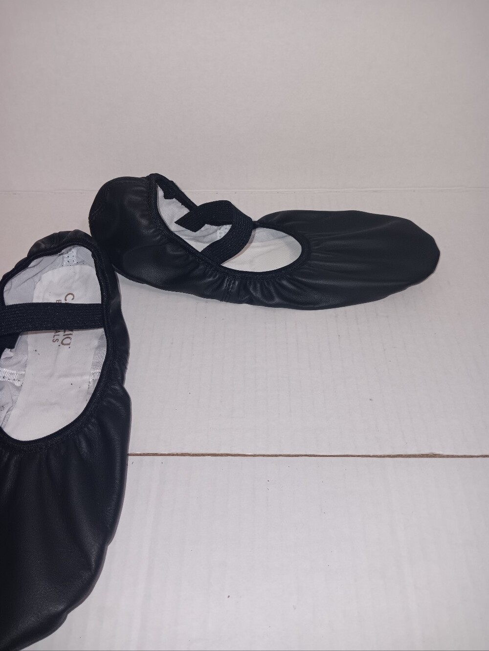 CAPEZIO ESSENTIALS 11M SIZE ELASTIC STRAP BALLET FLATS - Picture 4 of 11